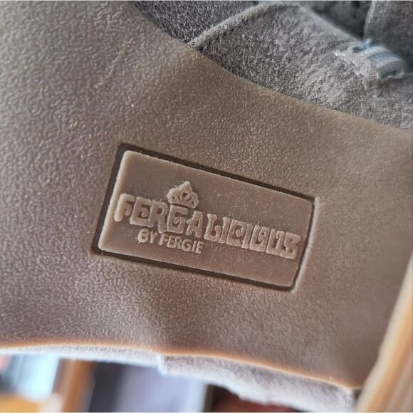 Fergalicious Booties Womens Size 6 Tan Perforrated Parney Peep-toe Block Heel - Picture 8 of 9